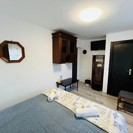 Casa Matili-1St Floor Of The House Apartment Piatra Neamt Exterior photo