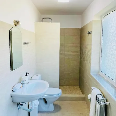 Casa Matili-1St Floor Of The House Apartment Piatra Neamt Exterior photo